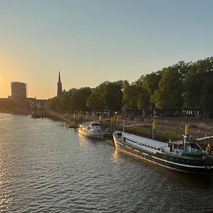 Kuestenmotorschiff Aventura Botel Bremen