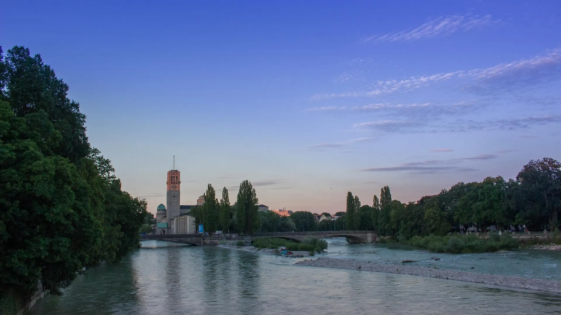 Super 8 By Wyndham Munich City West