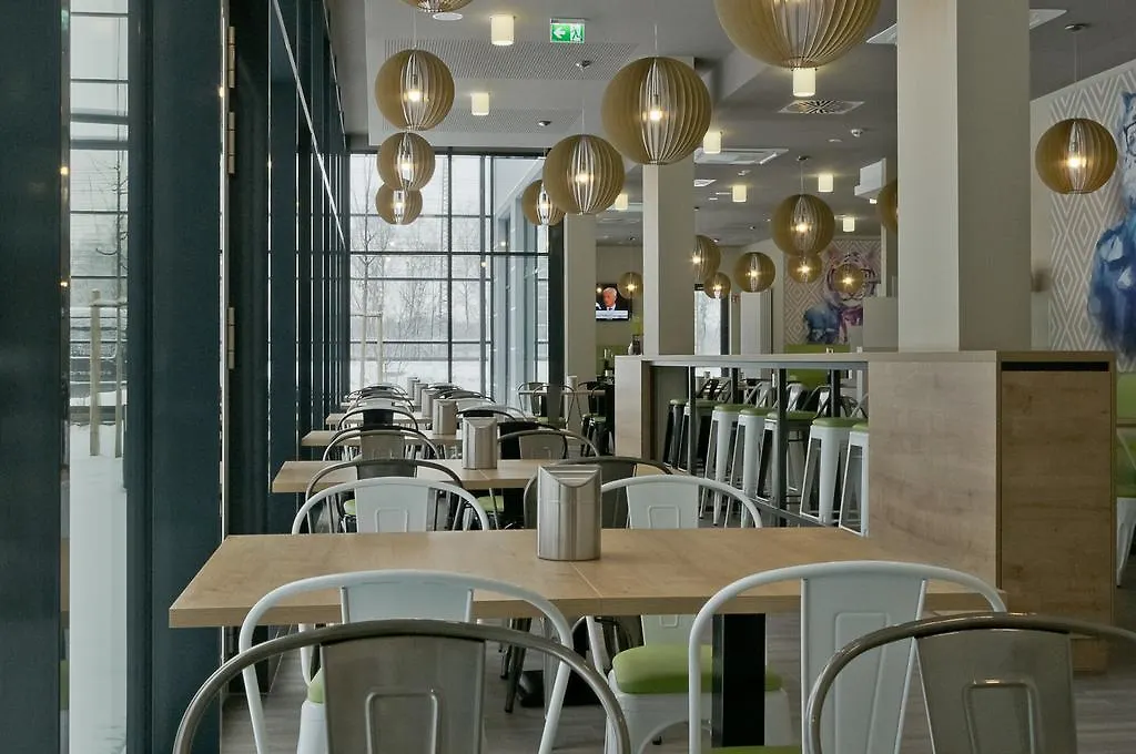 Hotel Super 8 By Wyndham Munich City West