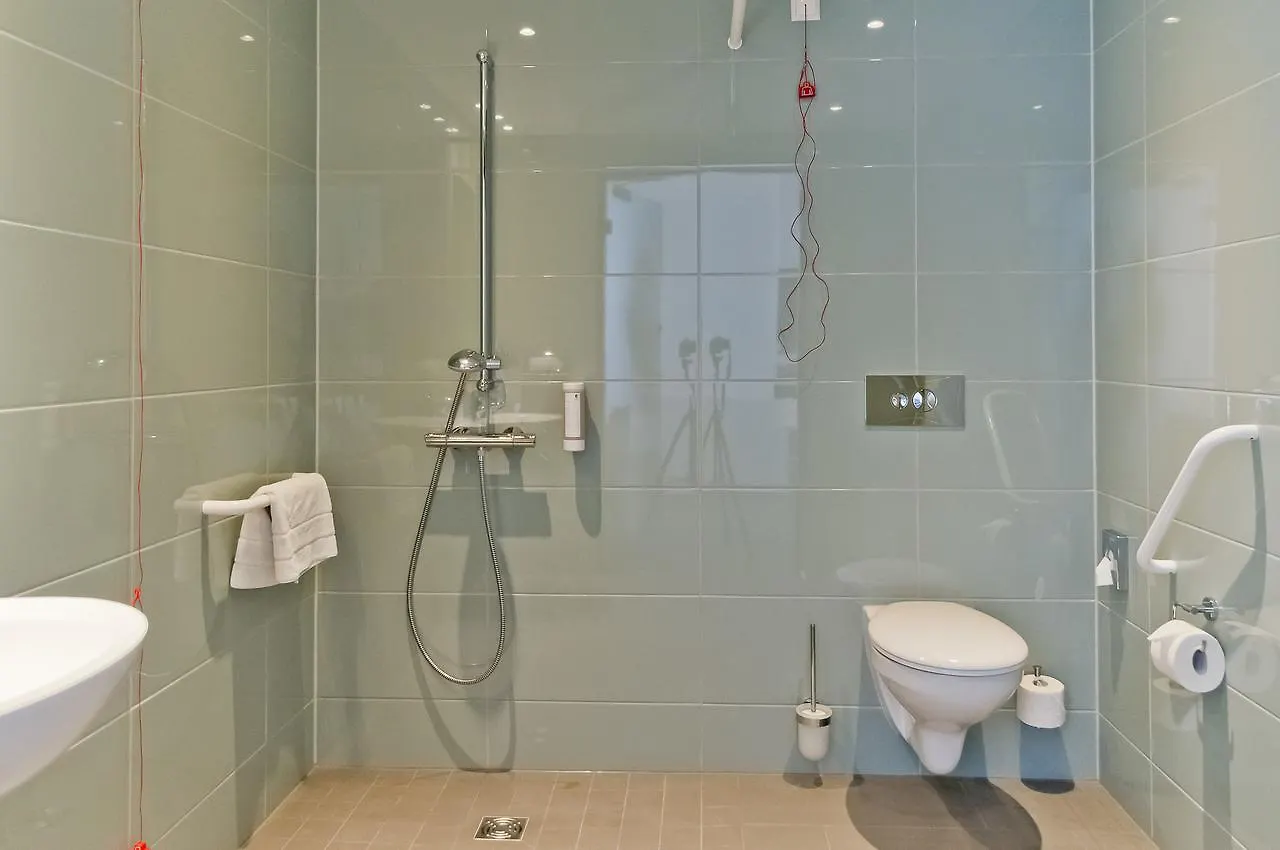 Super 8 By Wyndham Munich City West