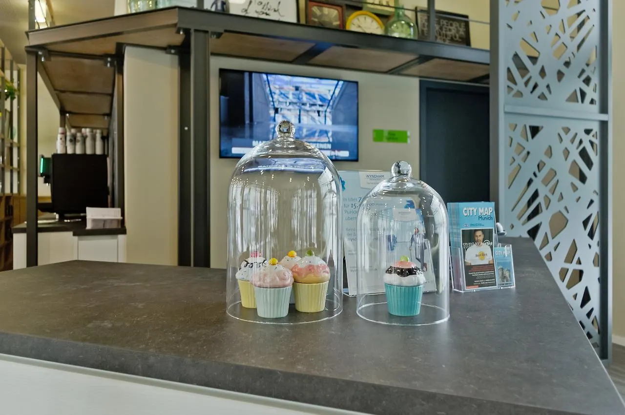 Super 8 By Wyndham Munich City West
