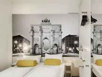 Super 8 By Wyndham Munich City West