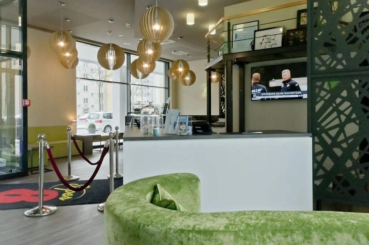 Hotel Super 8 By Wyndham Munich City West