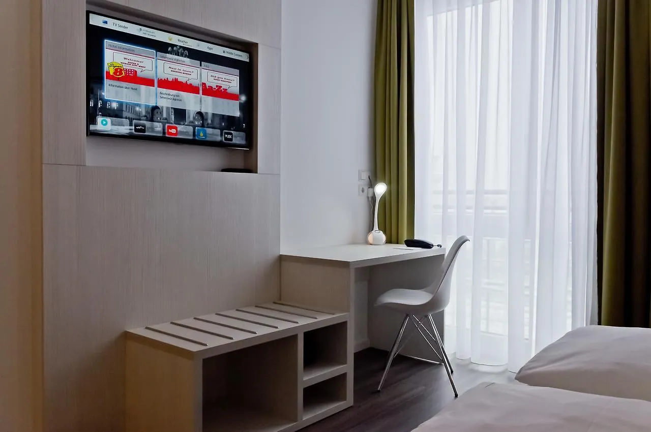 Super 8 By Wyndham Munich City West Alemania