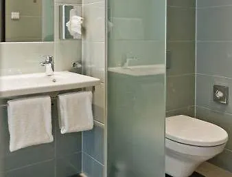 Super 8 By Wyndham Munich City West Hotel